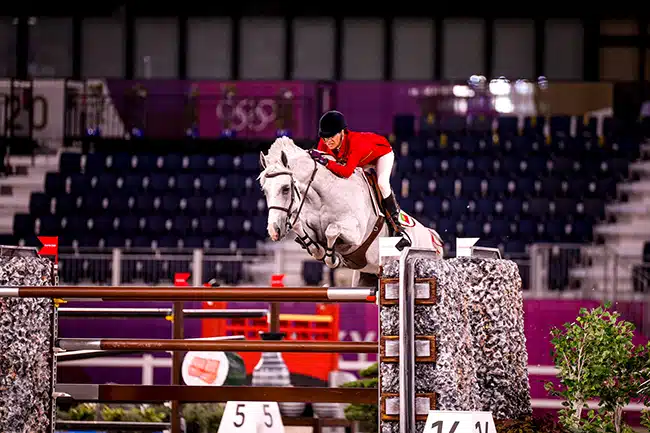 Amazona Luciana Diniz é 5° colocada ao saltar no Grand Prix de Gijón (Foto: Divulgação)