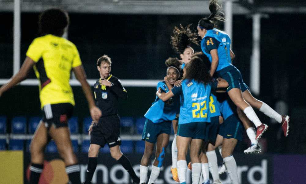 Seleção brasileira sub-20 de futebol feminino contra o Flamengo