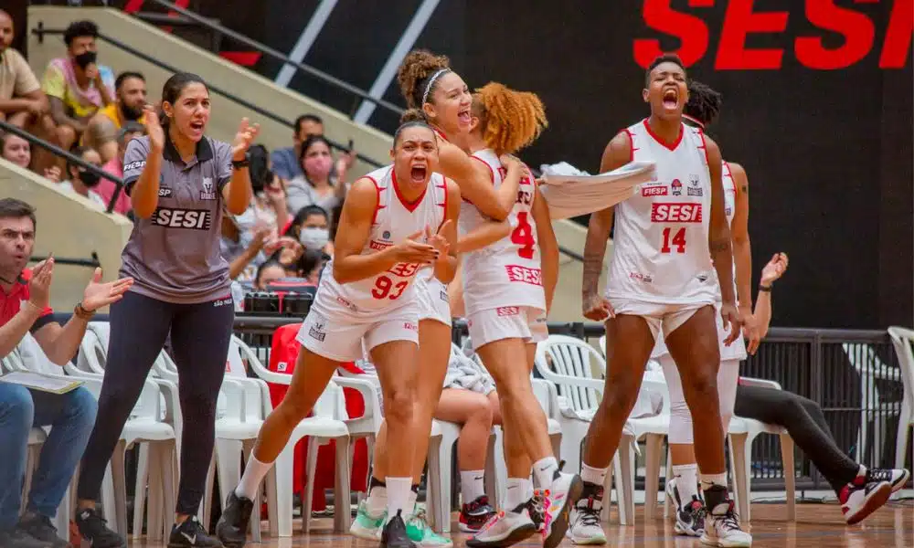 Sesi Araraquara vence Vera Cruz e força jogo três nas semifinais da LBF