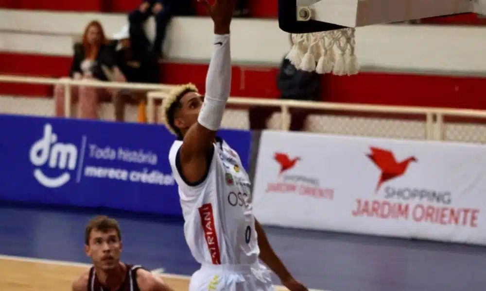 O São José dos Campos venceu o Az Araraquara nesta terça-feira (23) por 82 a 60 e conquistou a sua segunda vitória no Campeonato Paulista de Basquete