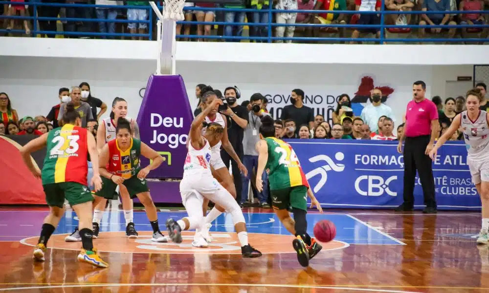 Sampaio Corrêa abre 2 a 0 contra o Vera Cruz nas finais da LBF