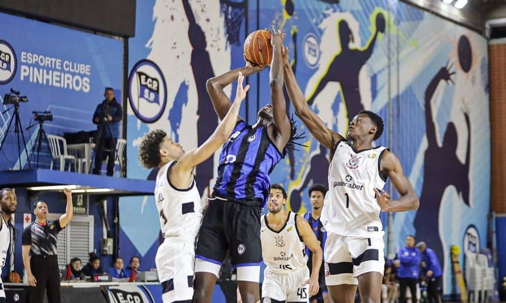 Pinheiros x Corinthians Paulista de basquete masculino
