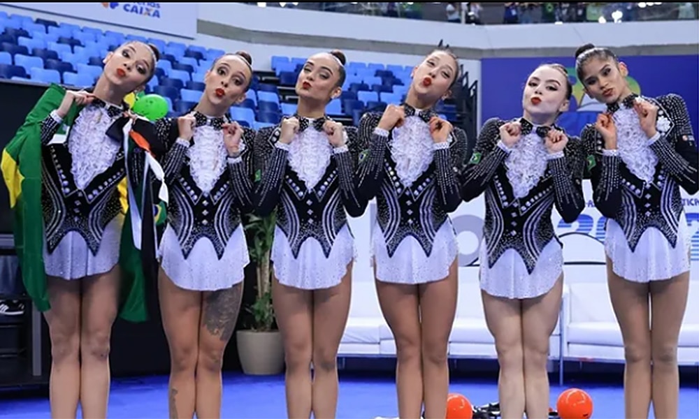 ginástica rítmica seleção conjunto três fitas duas bolas Romênia Cluj-Napoca Copa do Mundo de ginástica rítmica
