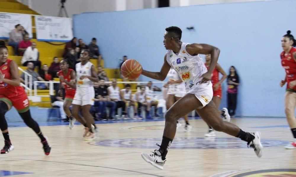 Bax Catanduva x Pindamonhangaba Paulista de basquete feminino
