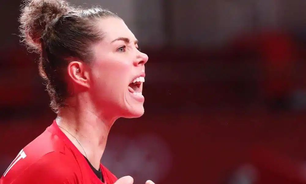 Babi Arenhardt melhor defesa da primeira rodada da Champions League de handebol feminino