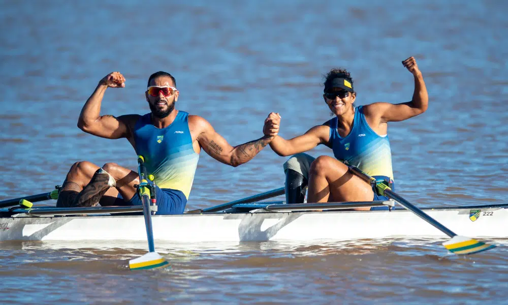 Diana Oliveira Diana Barcelos e Valdeni Júnior remo double skiff misto PR3 Mundial de remo medalha de prata Copa do Mundo