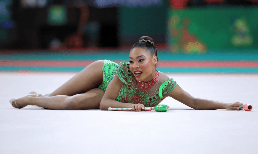 Geovanna Santos maças Mundial de ginástica rítmica