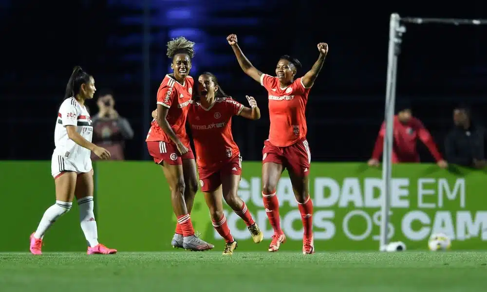 Mai Mai gol São Paulo x Internacional semifinal do Brasileiro de futebol feminino