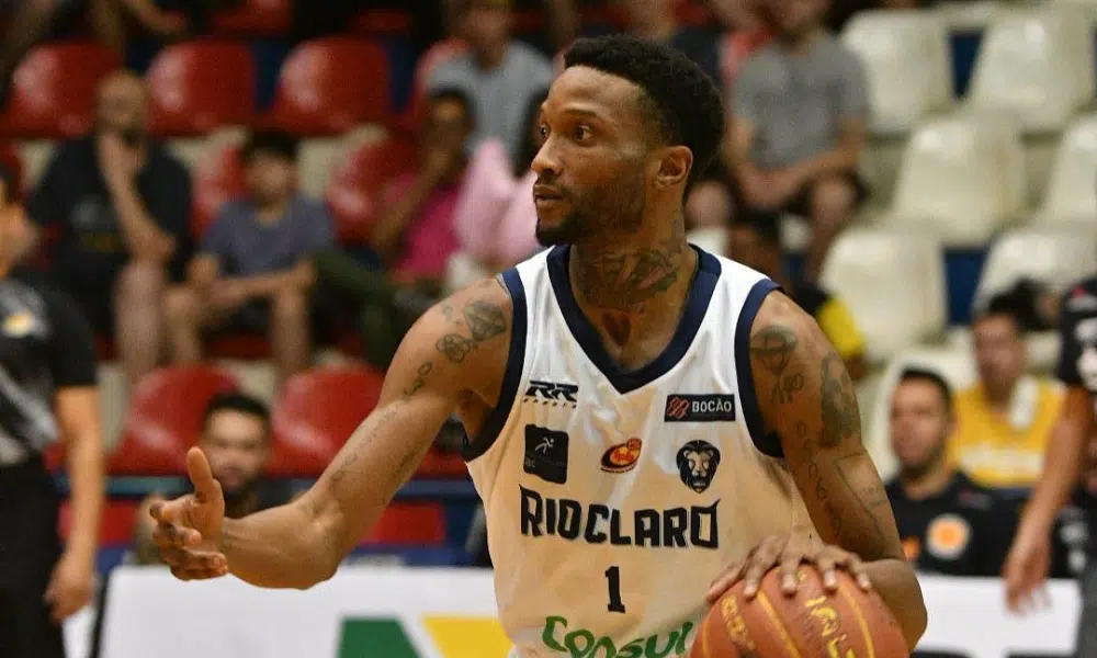 Holloway Rio Claro Paulista de basquete
