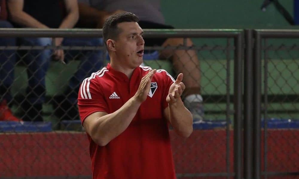 São Paulo vence Pinheiros e sai na frente nas quartas de final Campeonato Paulista de basquete masculino