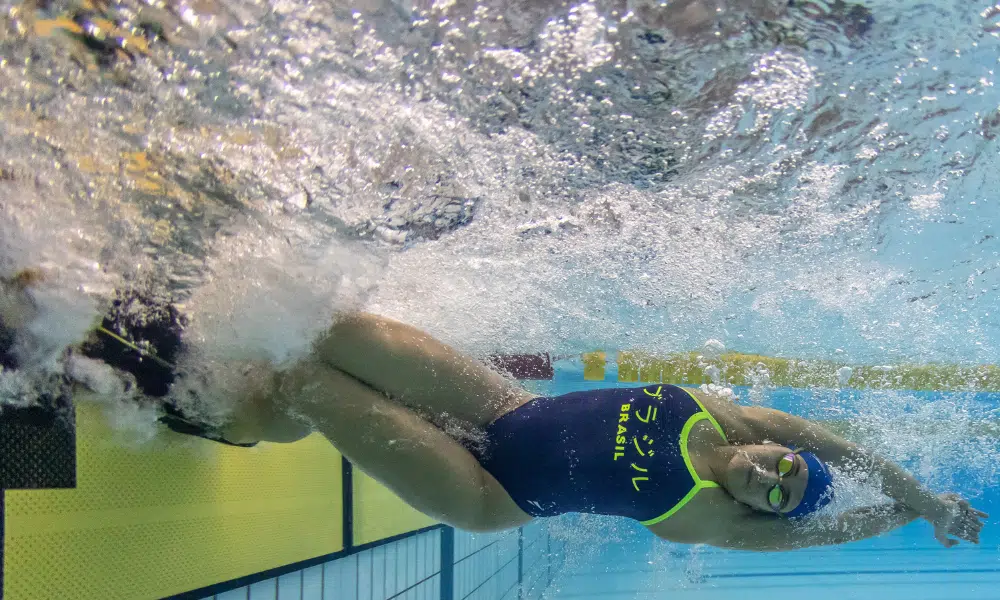 Beatriz Dizzoti nadando os 1500m livre