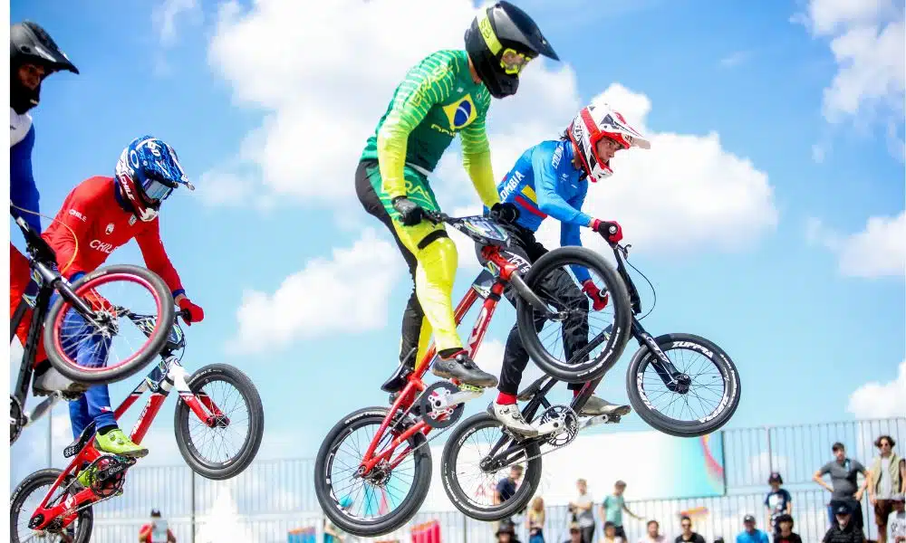 Bruno Cogo, Pedro Queiroz e Priscilla Stevaux ciclismo bmx racing Jogos Sul Americanos de Assunção 2022