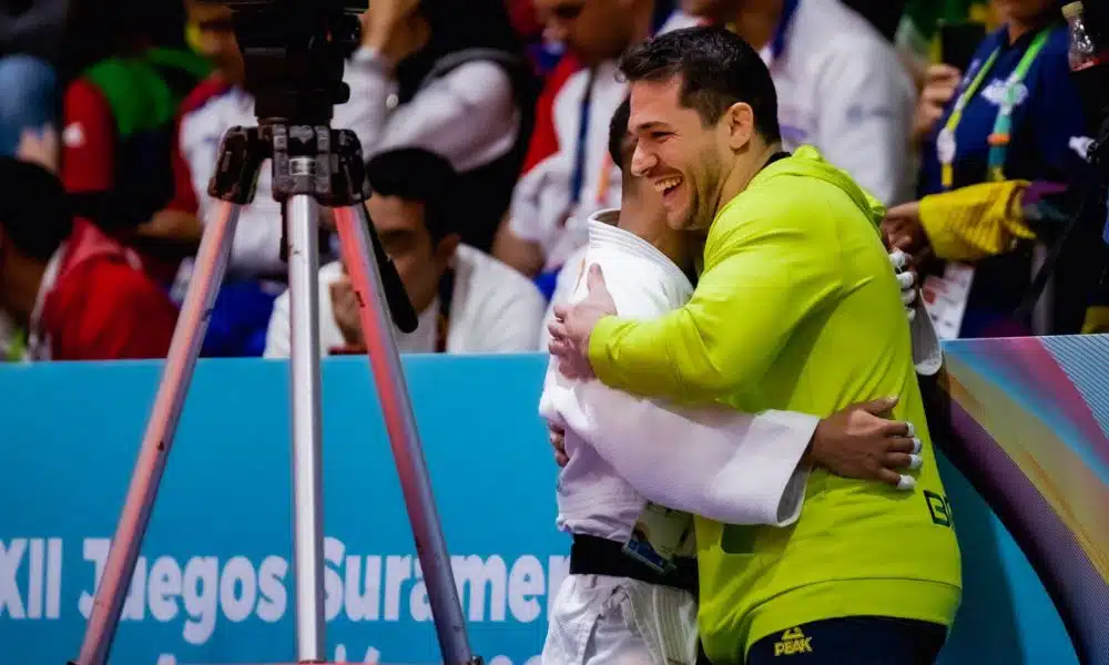 Victor Penalber leva judô do Brasil ao ouro por equipes nos Jogos Sul Americanos de Assunção 2022
