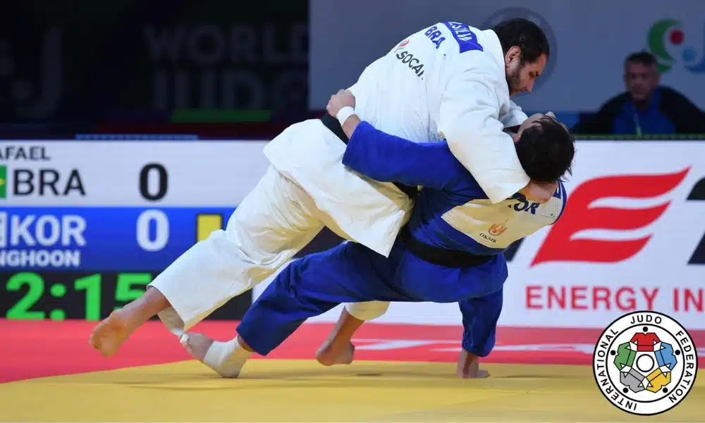 Brasil x Coreia: Baby projeta atleta coreano durante combate