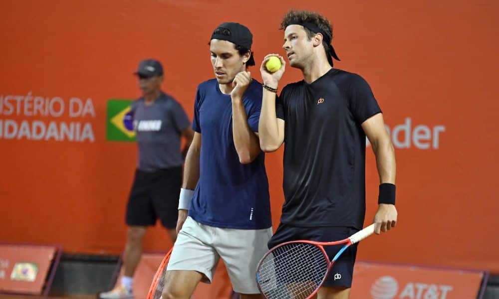 Challenger de Campinas: Eduardo Ribeiro e Gabriel Roveri conversam antes de jogada