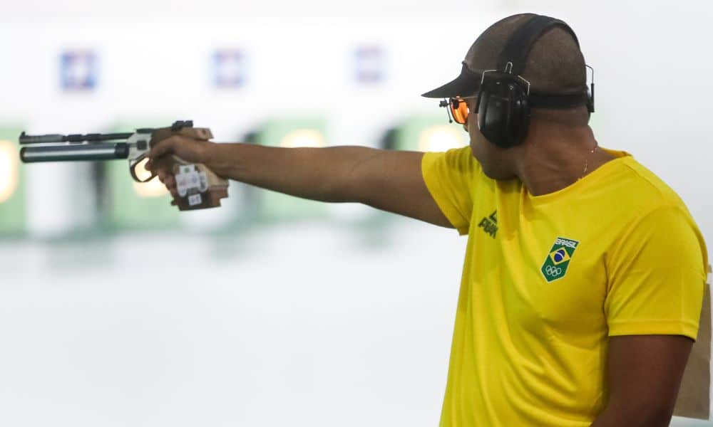 Philipe Chateaubrian garante vaga para Brasil em Paris 2024 Campeonato das Américas de tiro esportivo