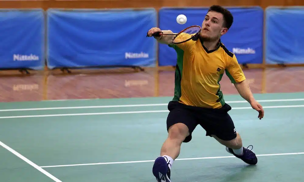 Mundial de parabadminton: Vitor Tavares rebate a peteca com a raquete