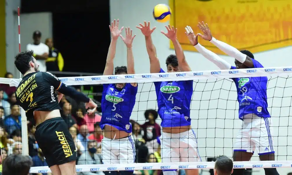 Superliga masculina: Bloqueio triplo do Sada Cruzeiro barra ataque de Guarulhos