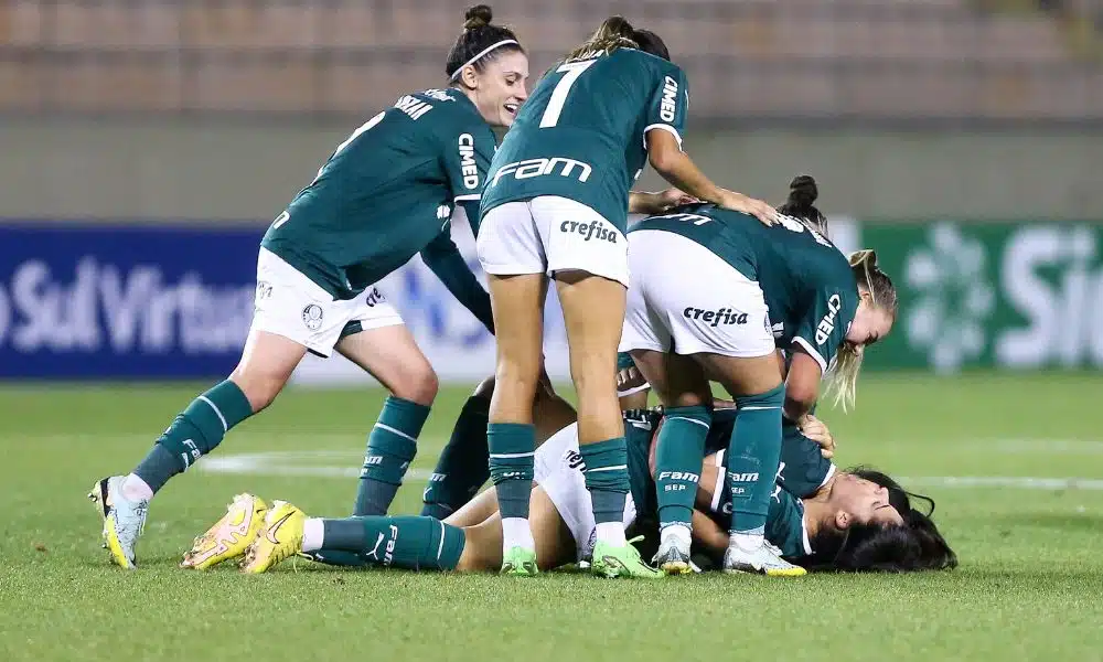 Palmeiras x São Paulo - palmeirenses comemoram gol no Paulistão Feminino