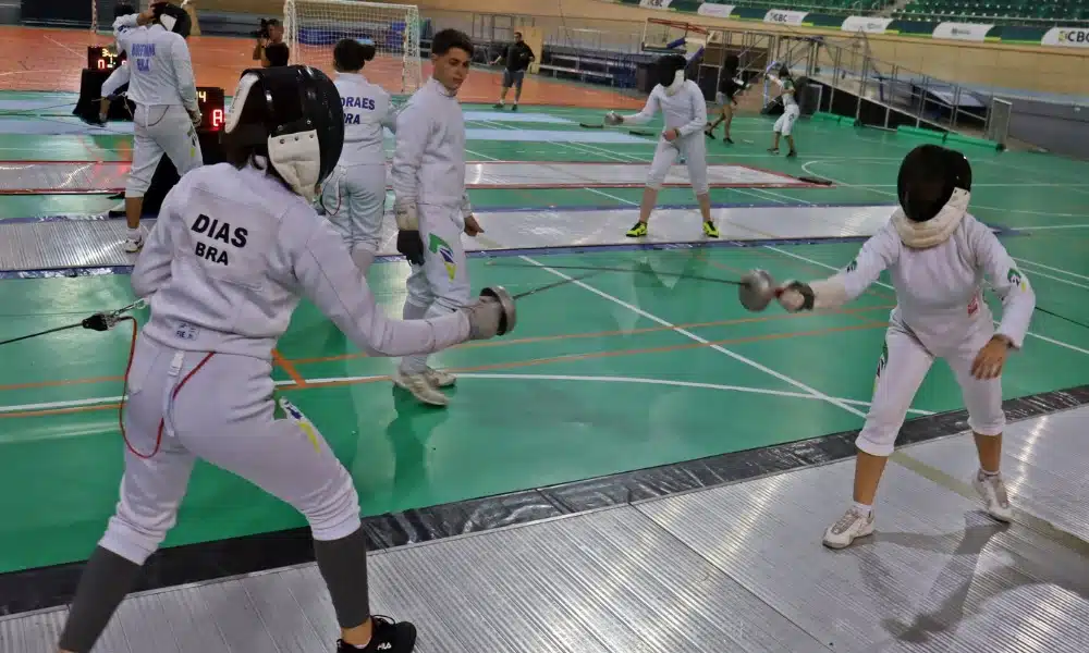 Estágio de Treinamento de Esgrima