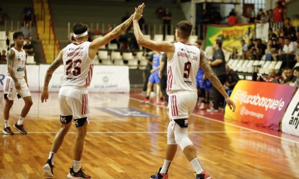 Flamengo vence Rio Claro com placar centenário no NBB