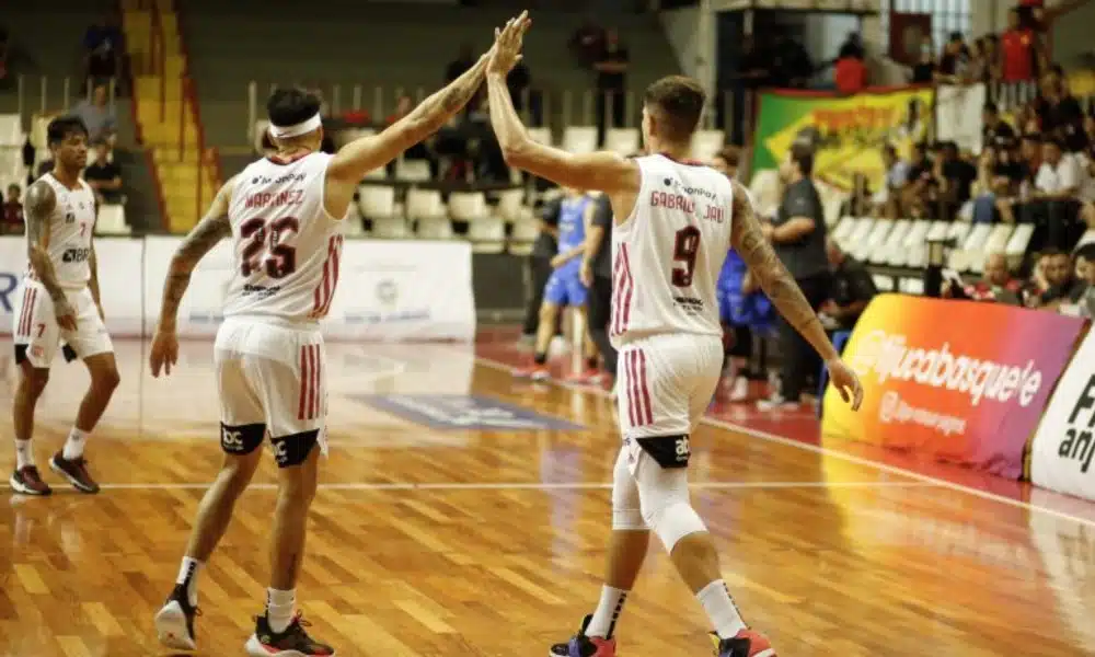 Flamengo vence Rio Claro com placar centenário no NBB