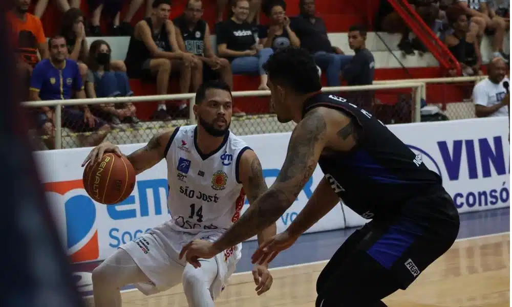 Sesi Franca vence São José e segue invicto no NBB