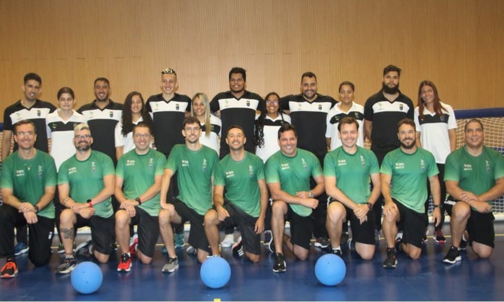 Seleção Brasileira de goallball posa para foto