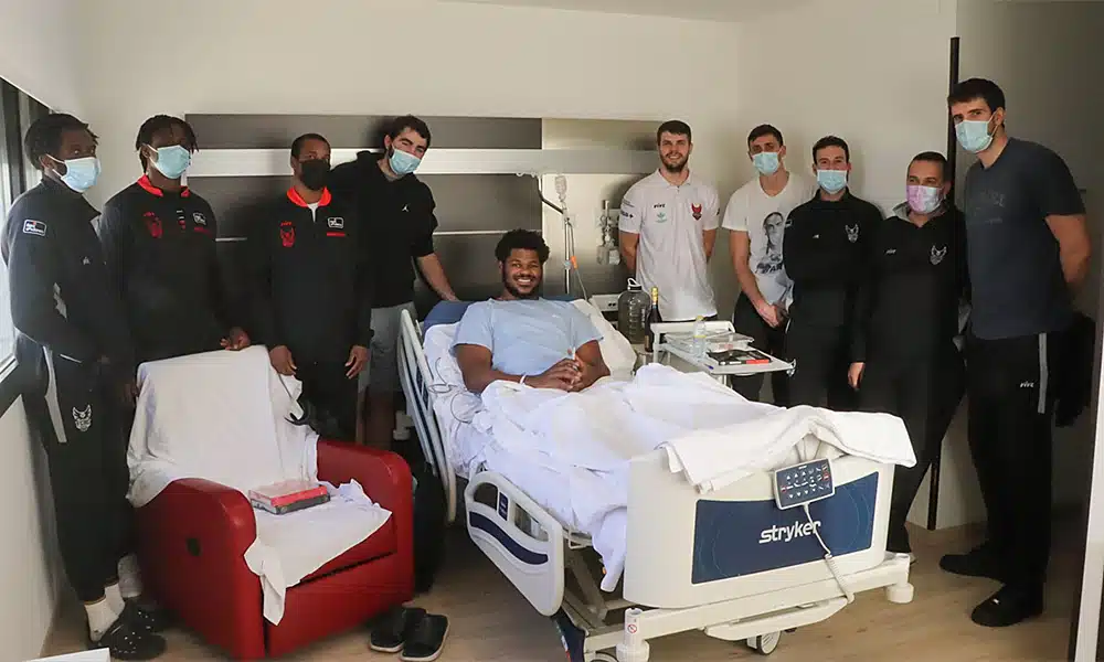 Cristiano Felício basquete cirurgia Covirán Granada