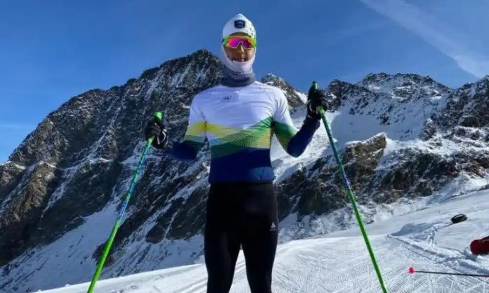 Manez Silva esquiando na neve italiana
