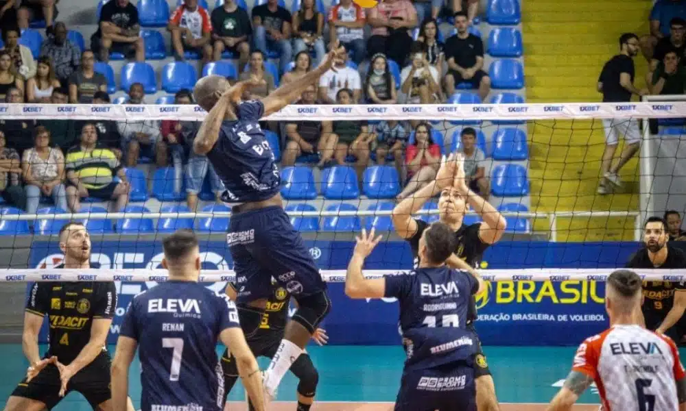 Araguari e Blumenau vencem em casa pela Superliga Masculina