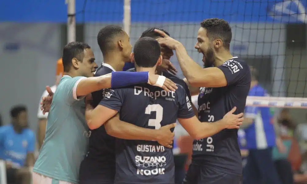 Suzano comemora vaga na final do Paulista de vôlei (Foto: Divulgação/Suzano Vôlei)