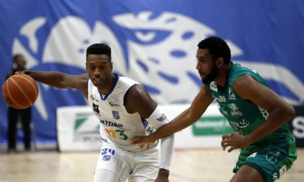 Minas supera desvantagem e vence Bauru em casa pelo NBB