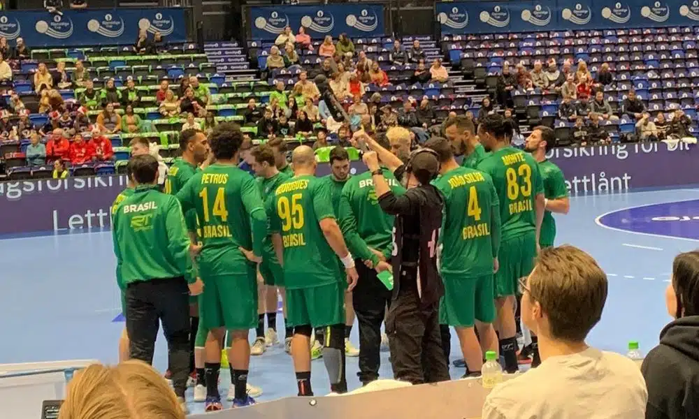 Brasil x Estados Unidos - Handebol masculino - seleção do brasil se reúne em círculo no meio da quadra
