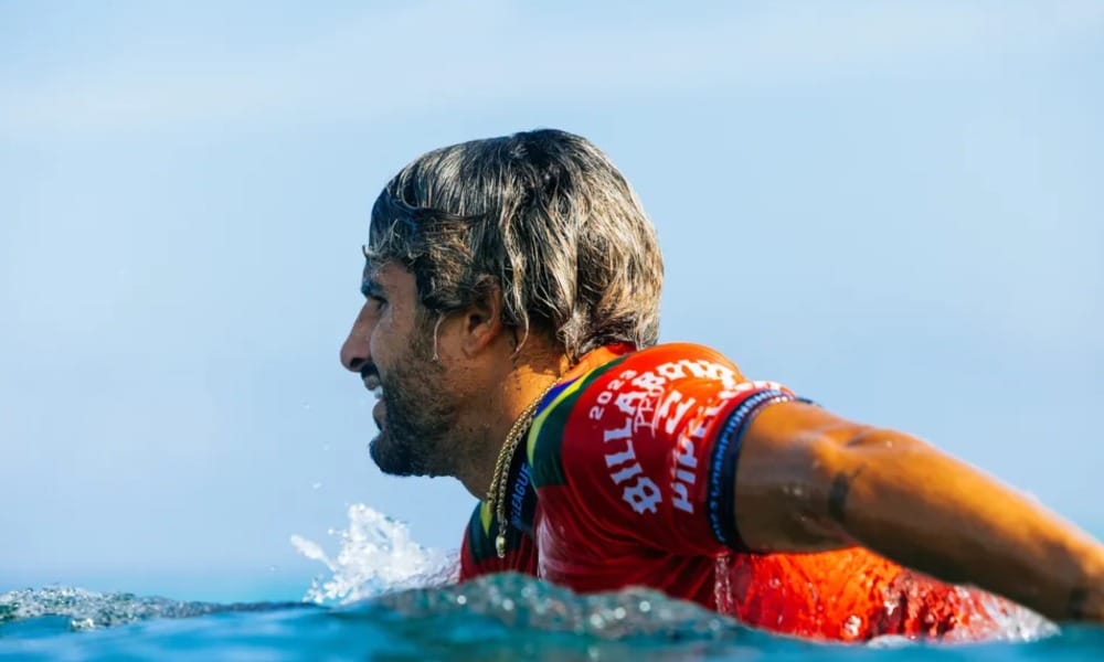 Brasileiros estreiam e avançam na etapa de Sunset Beach ciruito Mundial de surfe ítalo Ferreira