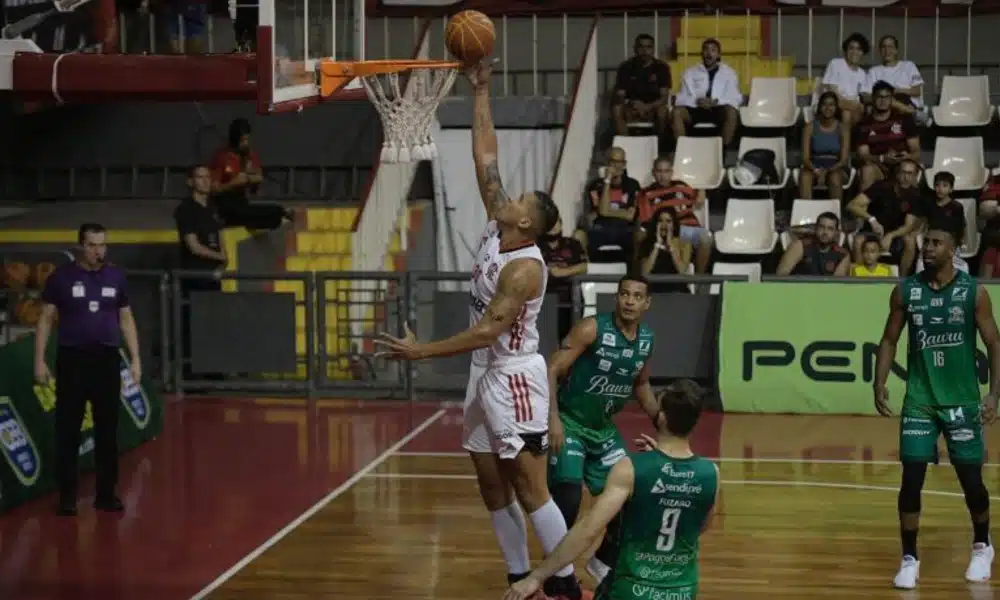 Flamengo vence jogo difícil contra Bauru Basket pelo NBB
