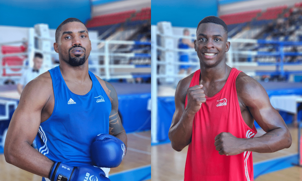 Keno Machado e Abner Teixeira enquanto pousam para foto Belgrade Winner de boxe