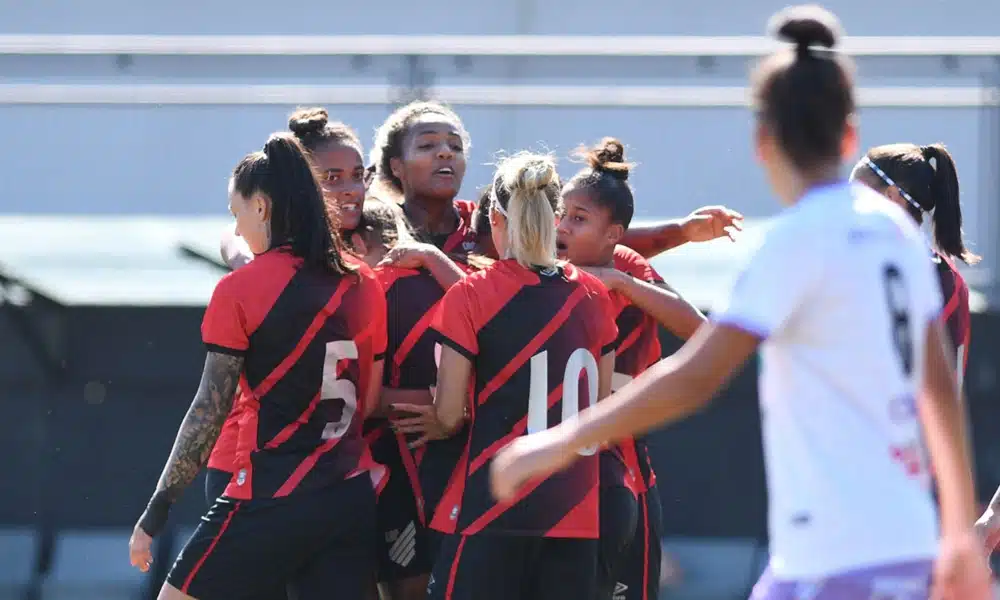 Athletico-PR goleia e Grêmio faz 3 pelo Brasileiro Feminino Brasileirão Feminino