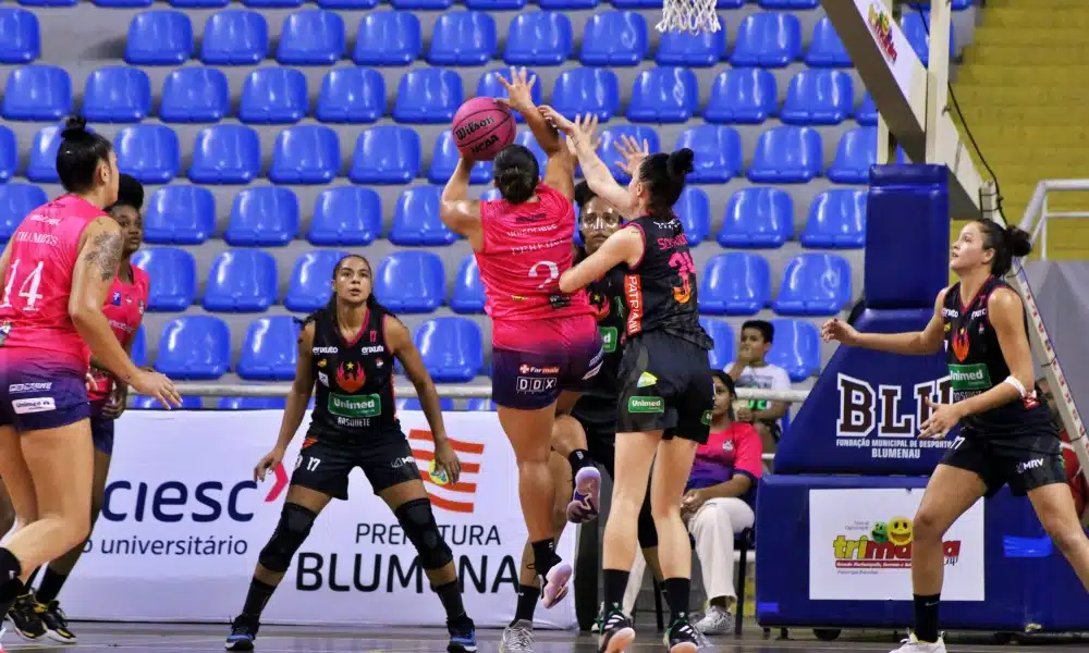 Blumenau bate Campinas e vence primeira na LBF basquete nbb