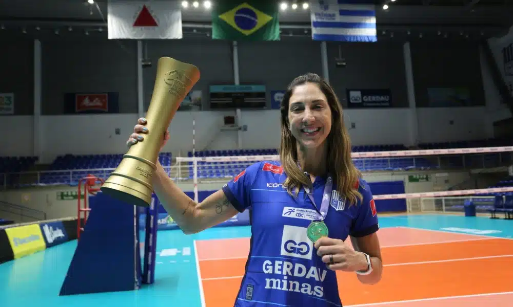 Carol Gattaz sofre lesão no joelho e está fora da temporada Gerdau Minas