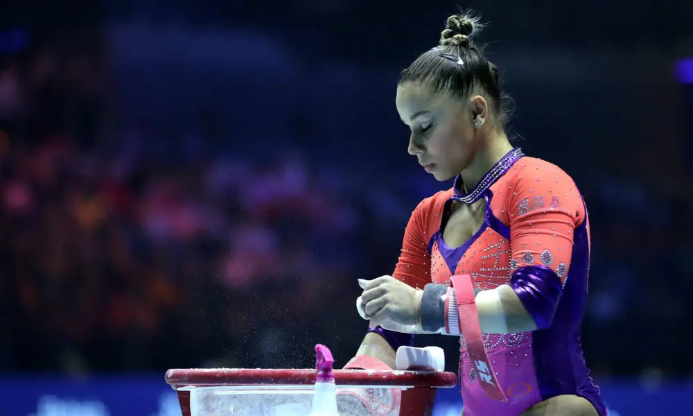 Flávia Saraiva enquanto se prepara para competir no Mundial