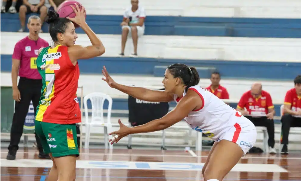 Sampaio Basquete atropela Ituano e assume liderança da LBF