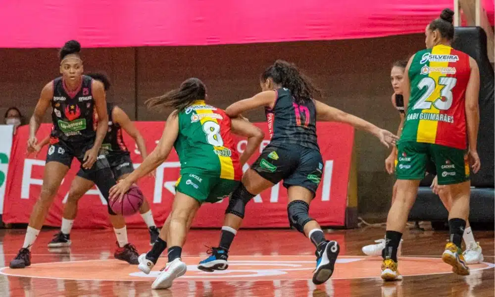 Sampaio basquete bate Campinas fora de casa e segue 100% na LBF