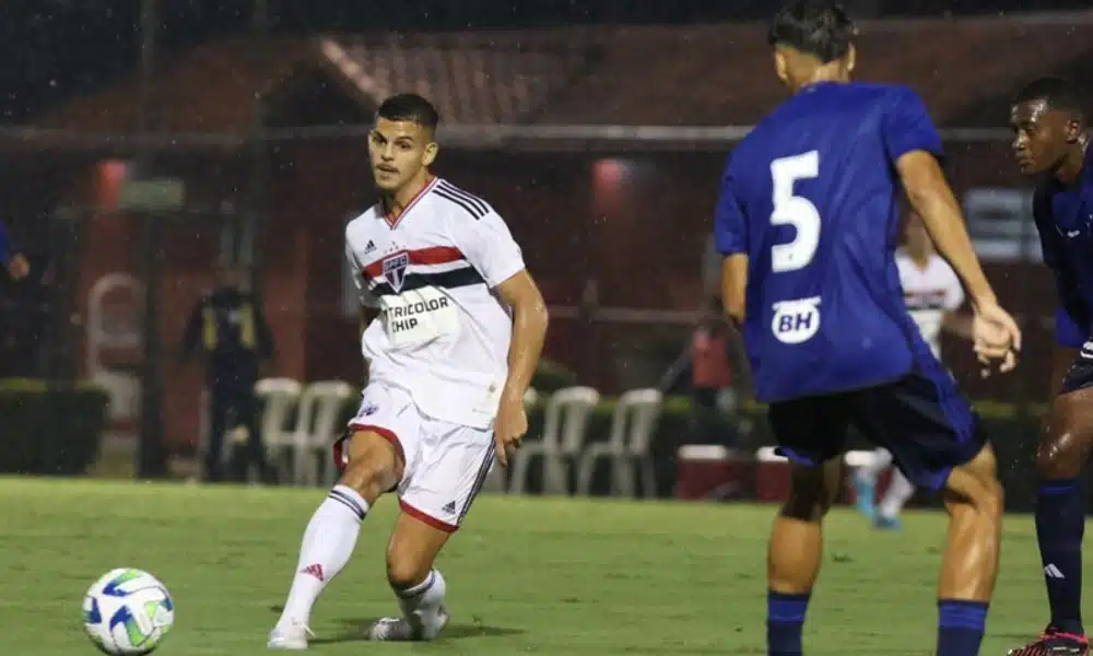 São Paulo vira sobre Cruzeiro e vence 1ª no Brasileiro sub-20 de futebol