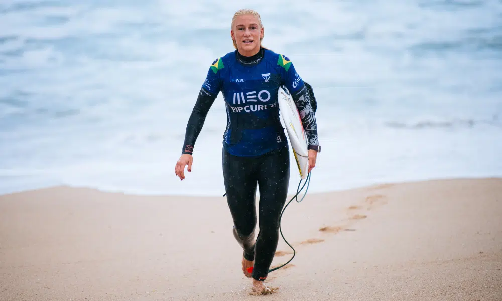 Tatiana Weston-Webb em ação na etapa de Peniche da WSL