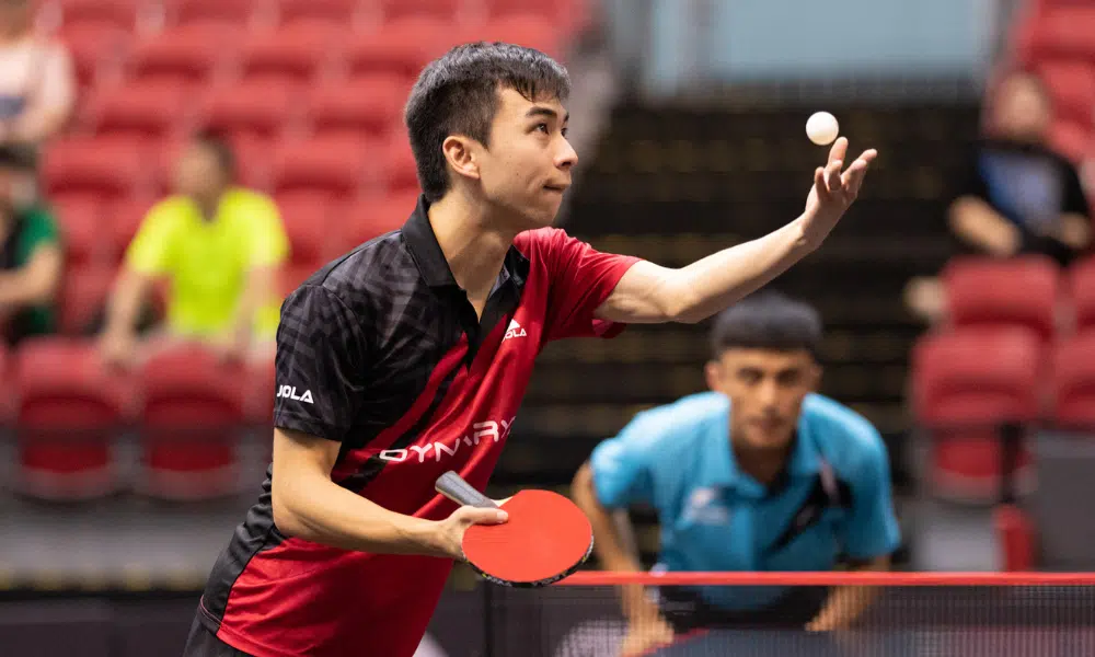 Vitor Ishiy teve estreia tranquila no Grand Smash de Singapura, enquanto Luca Kumahara sofreu. Mas venceu