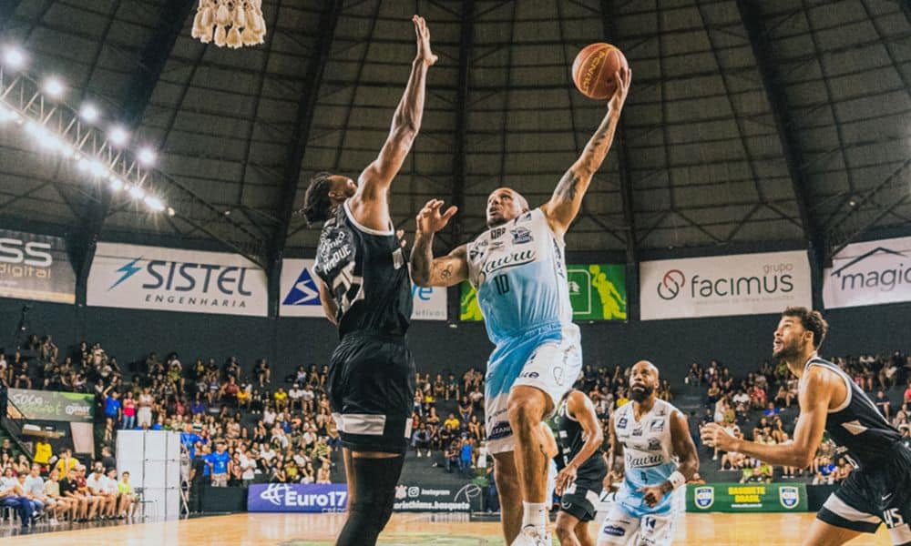 Mas - Bauru x Corinthians no NBB. Assim Paulistano, Pinheiros