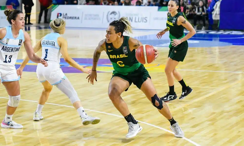 Mas - México sediará a Americup. Na foto, lance do jogo entre Brasil e Argentina que garantiu a classificação das duas equipes
