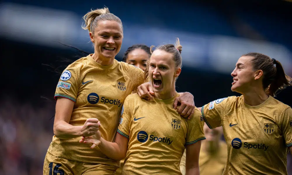 Barcelona enquanto enfrenta o Chelsea pela Champions League de futebol feminino