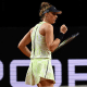 Bia Haddad enquanto comemora às vésperas do WTA 1000 de Madrid